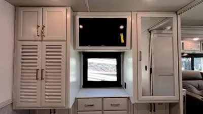 2027 Fleetwood Bounder photo 21