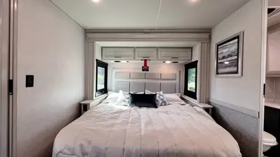 2027 Fleetwood Bounder photo 20