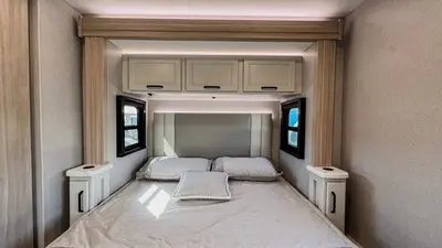 2027 Thor Motor Coach Magnitude photo 14