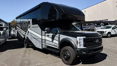 New 2027 Thor Motor Coach Magnitude X32