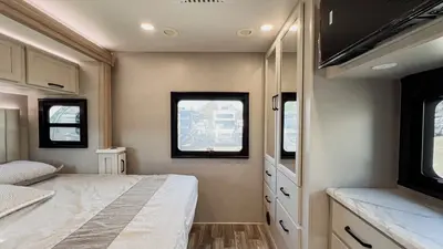 2027 Thor Motor Coach Magnitude photo 13