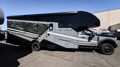 2027 Thor Motor Coach Magnitude photo 19