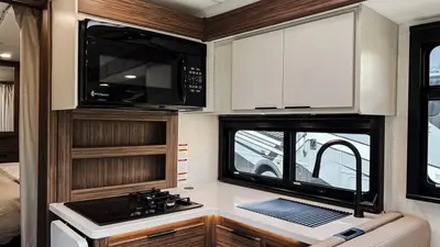 2027 Thor Motor Coach Quantum photo 10