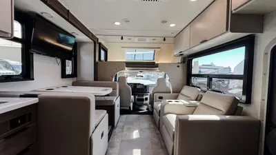 2027 Thor Motor Coach Quantum photo 4