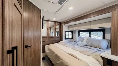 2027 Thor Motor Coach Quantum photo 15