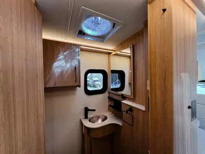 2027 Leisure Travel Wonder photo 14