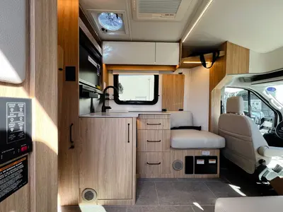 2027 Leisure Travel Wonder photo 8