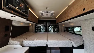 2027 Storyteller Overland Darkmode photo 10