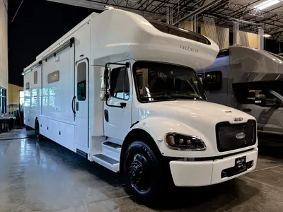 New 2027 Renegade Valencia 39BB