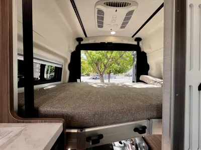 2027 Thor Motor Coach Talavera photo 14