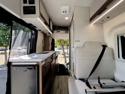 2027 Thor Motor Coach Talavera photo 4