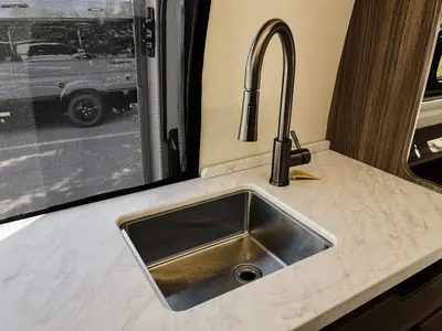 2027 Thor Motor Coach Talavera photo 9