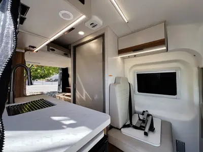 2027 Thor Motor Coach Talavera photo 5