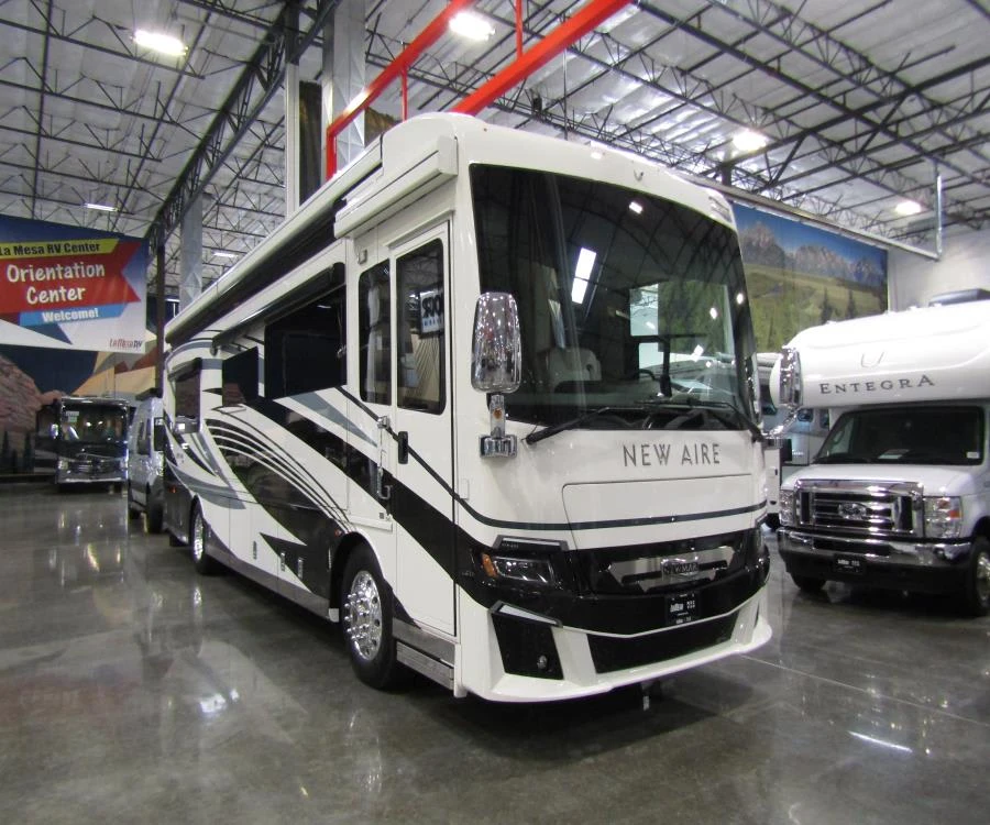 2023 Newmar NEW Aire exterior