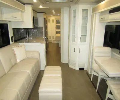 2023 Newmar NEW Aire photo 3