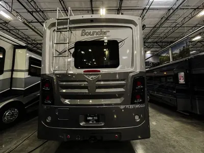 2023 Fleetwood Bounder photo 24