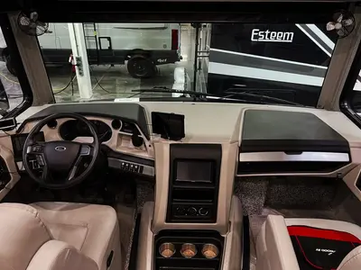 2023 Fleetwood Bounder photo 2