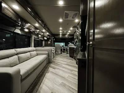 2023 Fleetwood Bounder photo 4