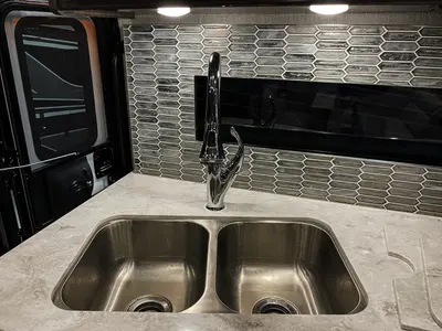 2023 Fleetwood Bounder photo 13