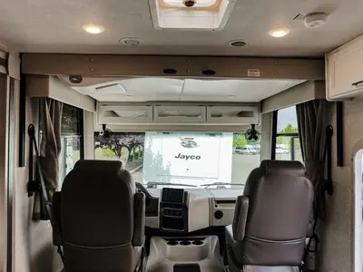 2024 Thor Motor Coach Hurricane photo 4