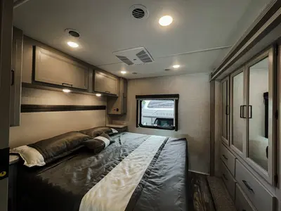 2024 Thor Motor Coach Hurricane photo 21