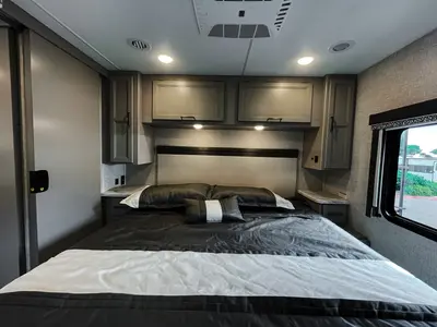 2024 Thor Motor Coach Hurricane photo 22