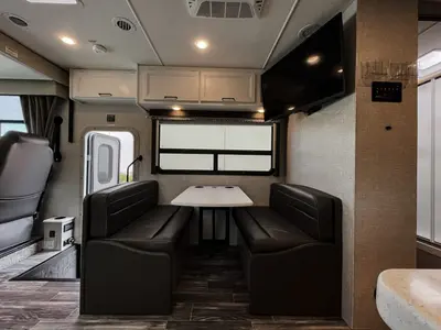 2024 Thor Motor Coach Hurricane photo 7