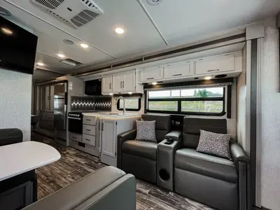 2024 Thor Motor Coach Hurricane photo 9