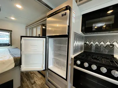 2024 Thor Motor Coach Hurricane photo 16