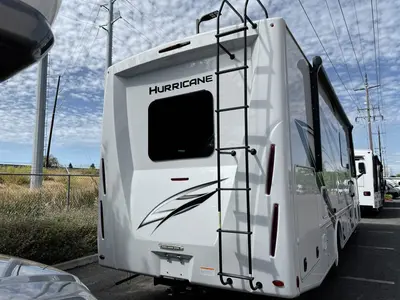 2024 Thor Motor Coach Hurricane photo 26