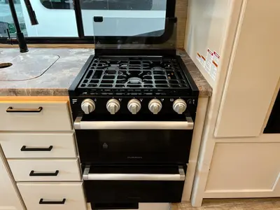 2023 Thor Motor Coach Chateau photo 14