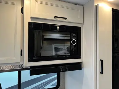 2023 Thor Motor Coach Chateau photo 13