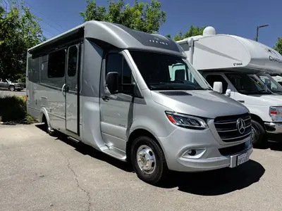 Used 2022 Leisure Travel Unity 24MB