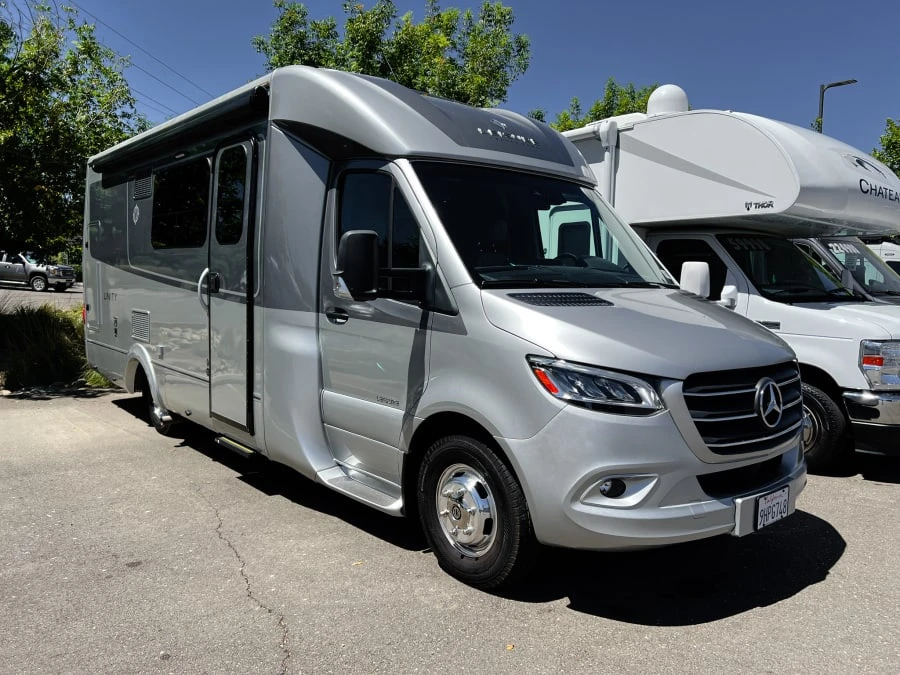 2022 Leisure Travel Unity exterior