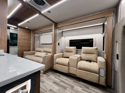 2025 Tiffin Motorhomes Wayfarer photo 5