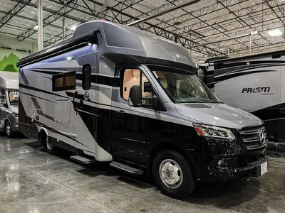 Used 2025 Tiffin Motorhomes Wayfarer 25 XRW