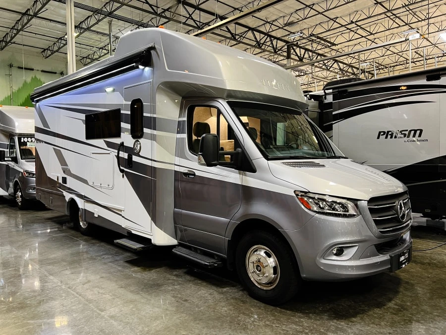 2025 Tiffin Motorhomes Wayfarer exterior