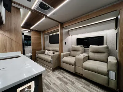 2025 Tiffin Motorhomes Wayfarer photo 6