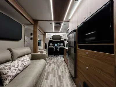2025 Tiffin Motorhomes Wayfarer photo 3