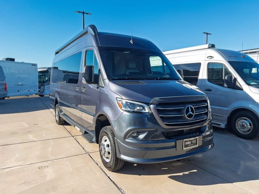 2024 Grech RV Strada-ION exterior
