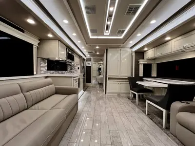 2022 Tiffin Motorhomes Phaeton photo 4
