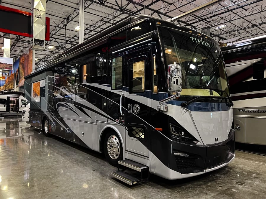 2022 Tiffin Motorhomes Phaeton exterior