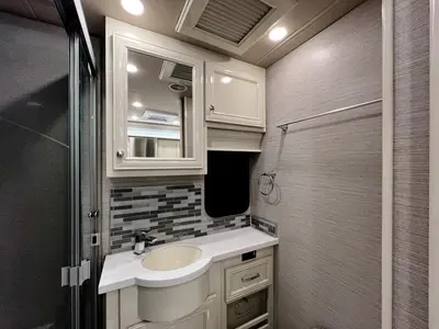 2022 Tiffin Motorhomes Phaeton photo 19