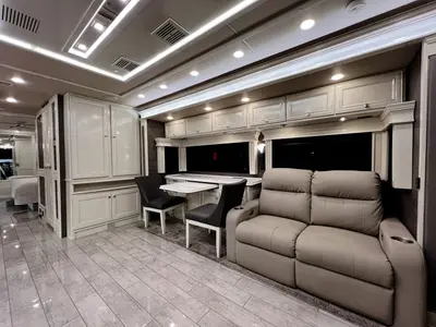 2022 Tiffin Motorhomes Phaeton photo 5