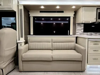 2022 Tiffin Motorhomes Phaeton photo 7