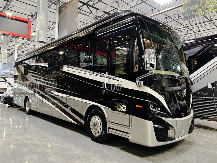 2021 Tiffin Motorhomes Phaeton exterior