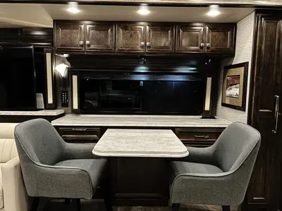 2021 Tiffin Motorhomes Phaeton photo 7