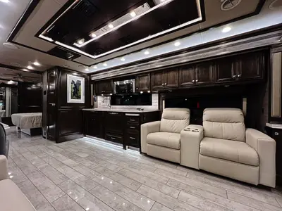 2021 Tiffin Motorhomes Phaeton photo 8