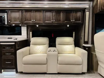 2021 Tiffin Motorhomes Phaeton photo 9