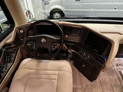 2021 Tiffin Motorhomes Phaeton photo 3